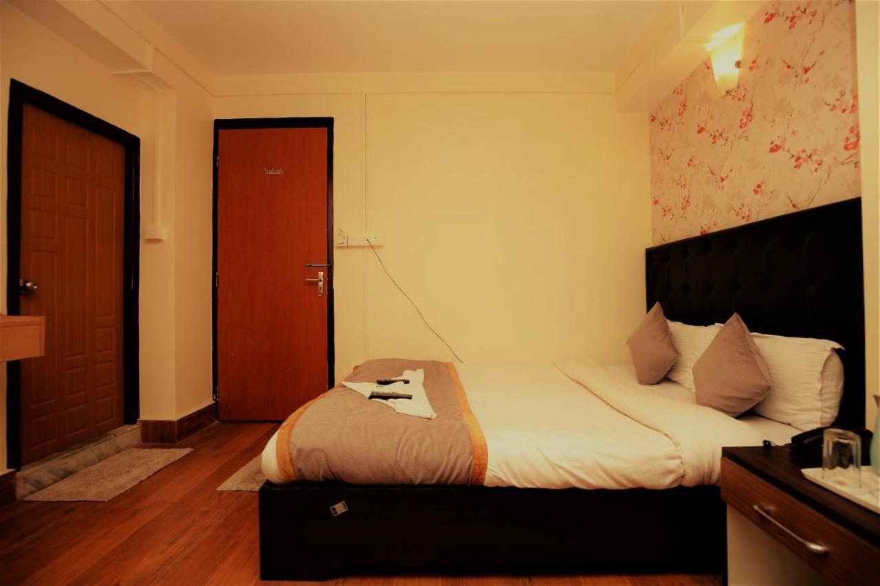 Hotel The Griffon'S Nest Gangtok Esterno foto