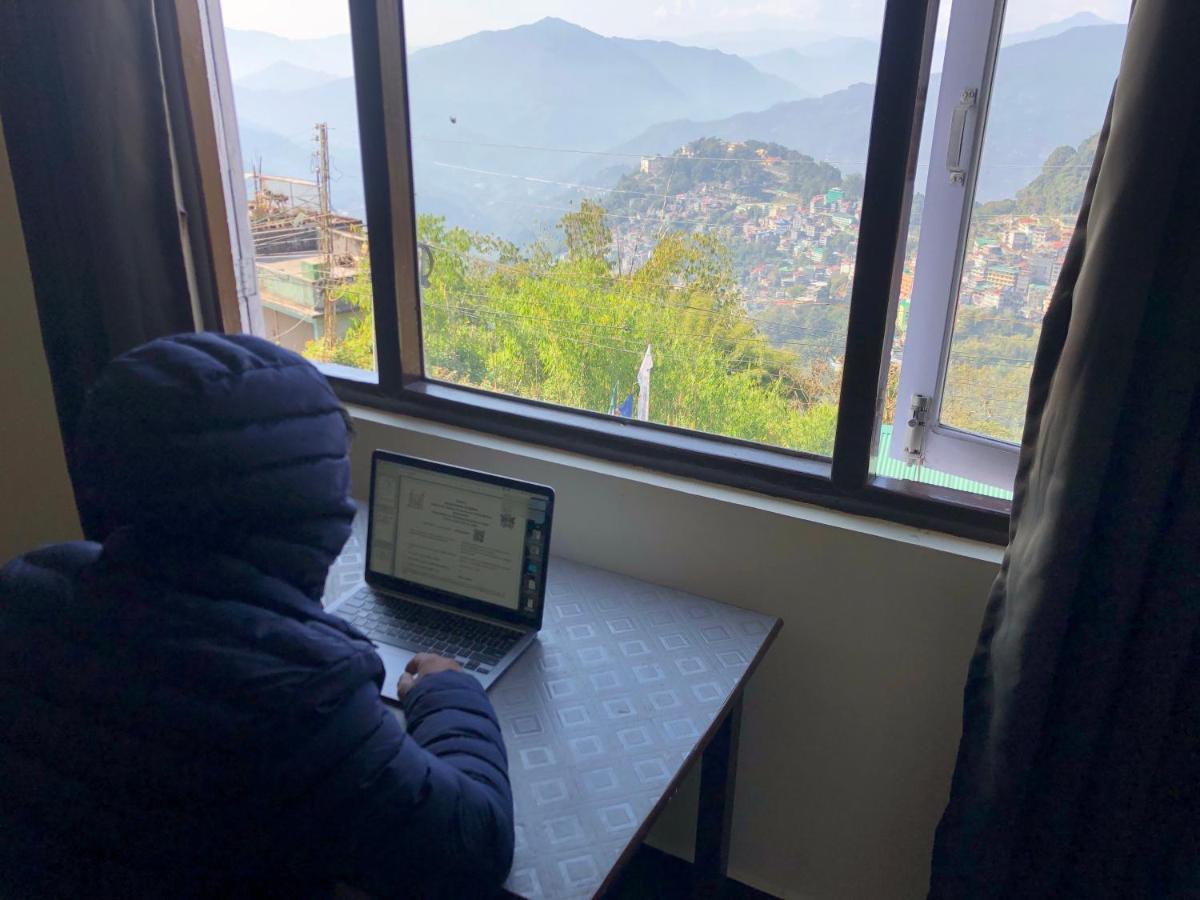 Hotel The Griffon'S Nest Gangtok Esterno foto
