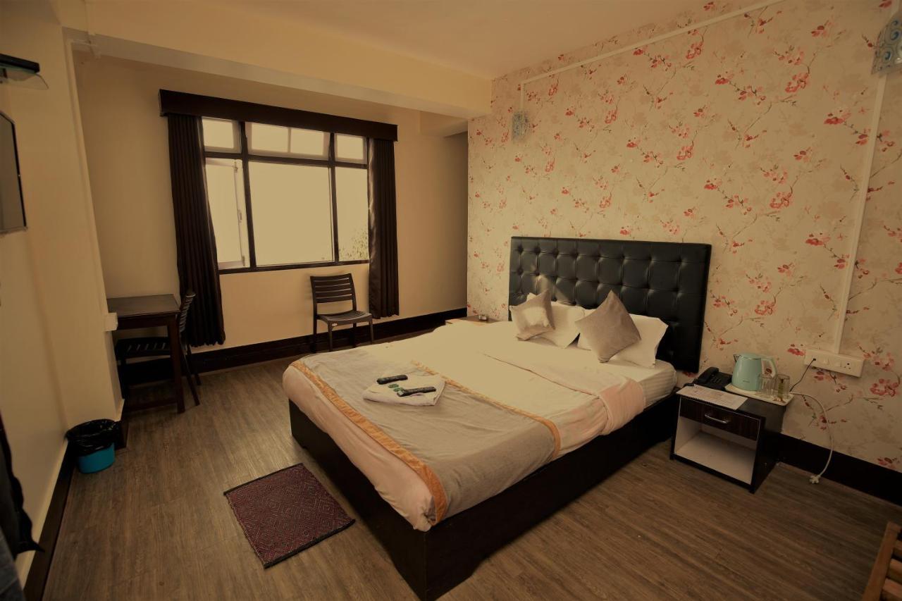 Hotel The Griffon'S Nest Gangtok Esterno foto